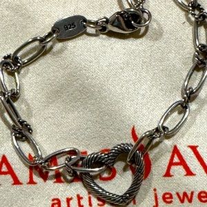 Changeable heart charm bracelet